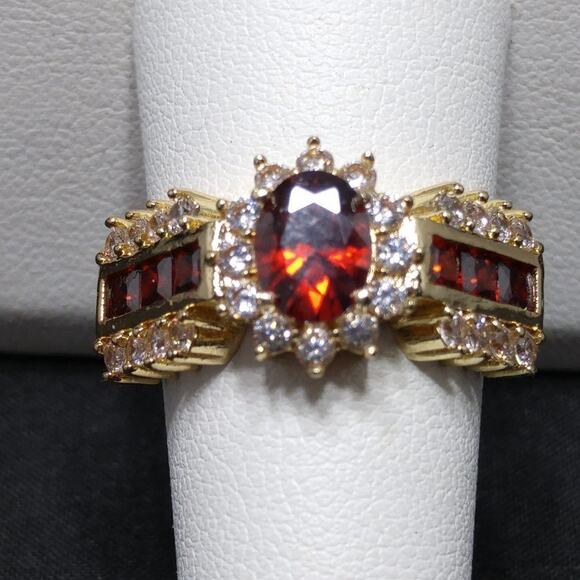 Vintage Red Rhinestone Fashion Statement Ring, US Size 9 1/4 - Picture 2 of 5